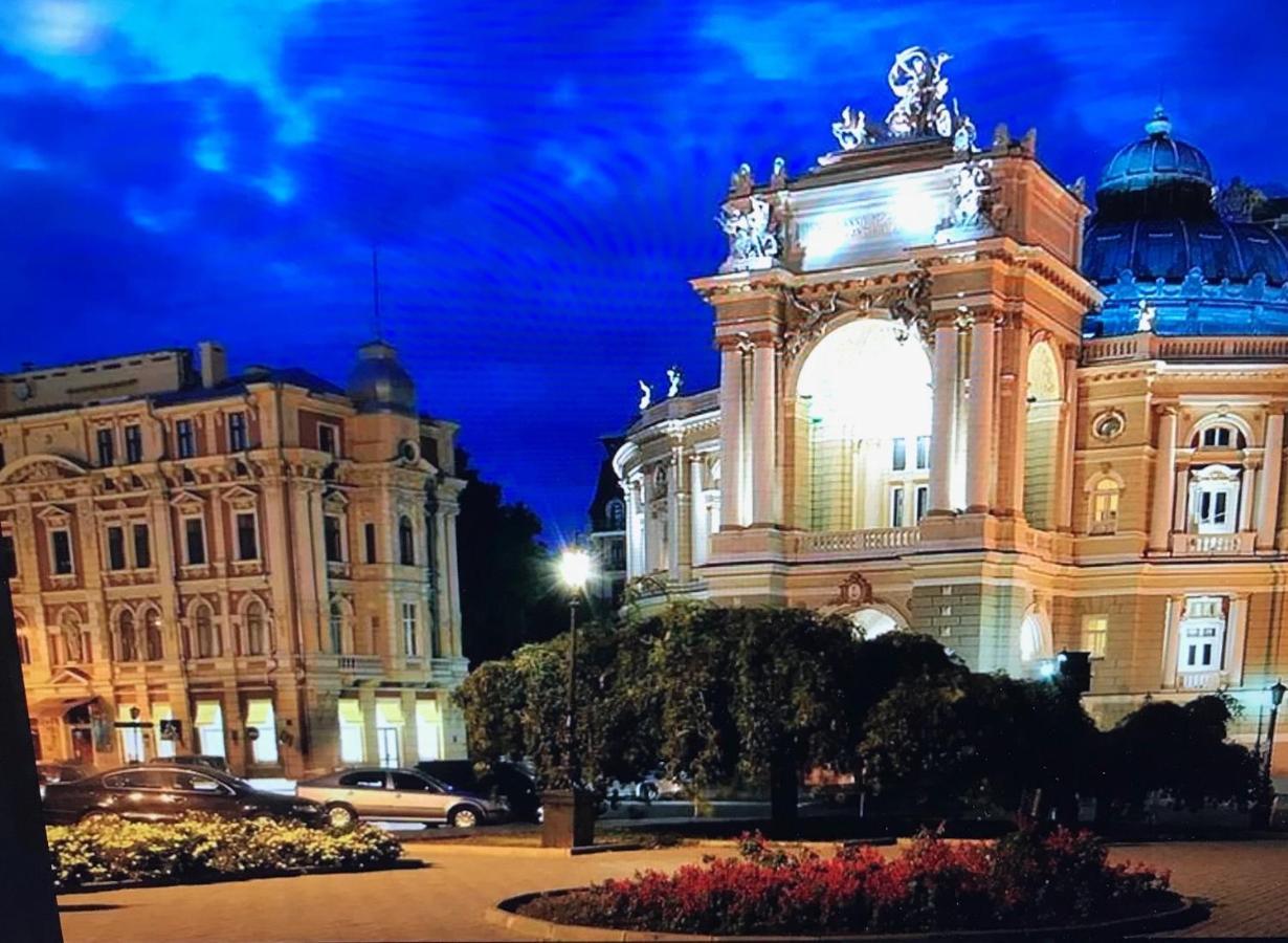 Appartement Purple Pearl On French Boulevard à Odessa Extérieur photo
